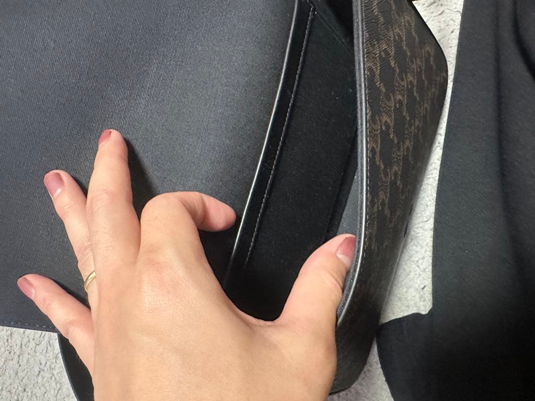 現行品！極美品！CELINEトリオンフ ショルダーバッグ メッセンジャーバッグ