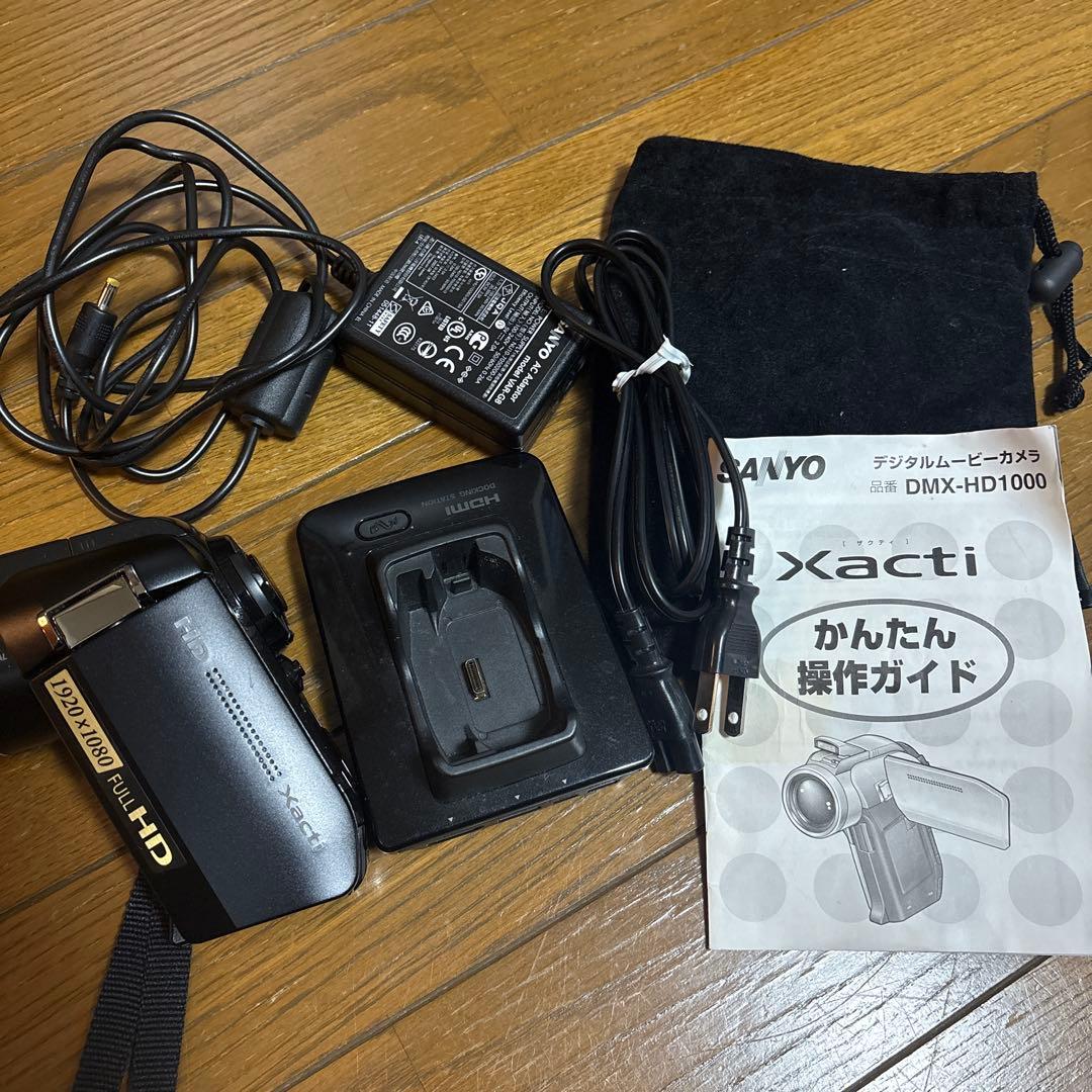 SANYO Xacti DMX-HD1000 フルHDビデオカメラ