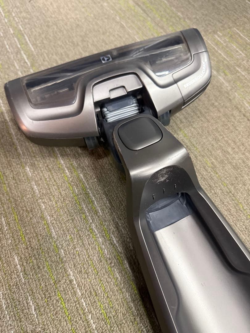 【洗浄消毒作業済】エレクトロラックス　エルゴラピード　クリーナーZB3323PL