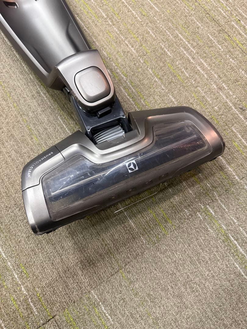 【洗浄消毒作業済】エレクトロラックス　エルゴラピード　クリーナーZB3323PL