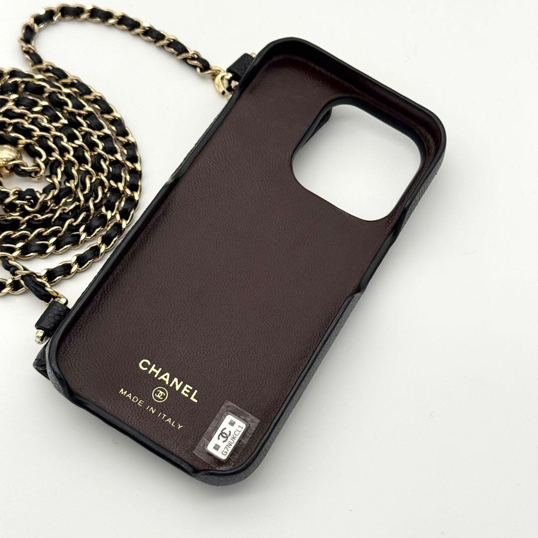 美品 CHANEL キャビアスキン iPhone 15 Pro ケース チェーン