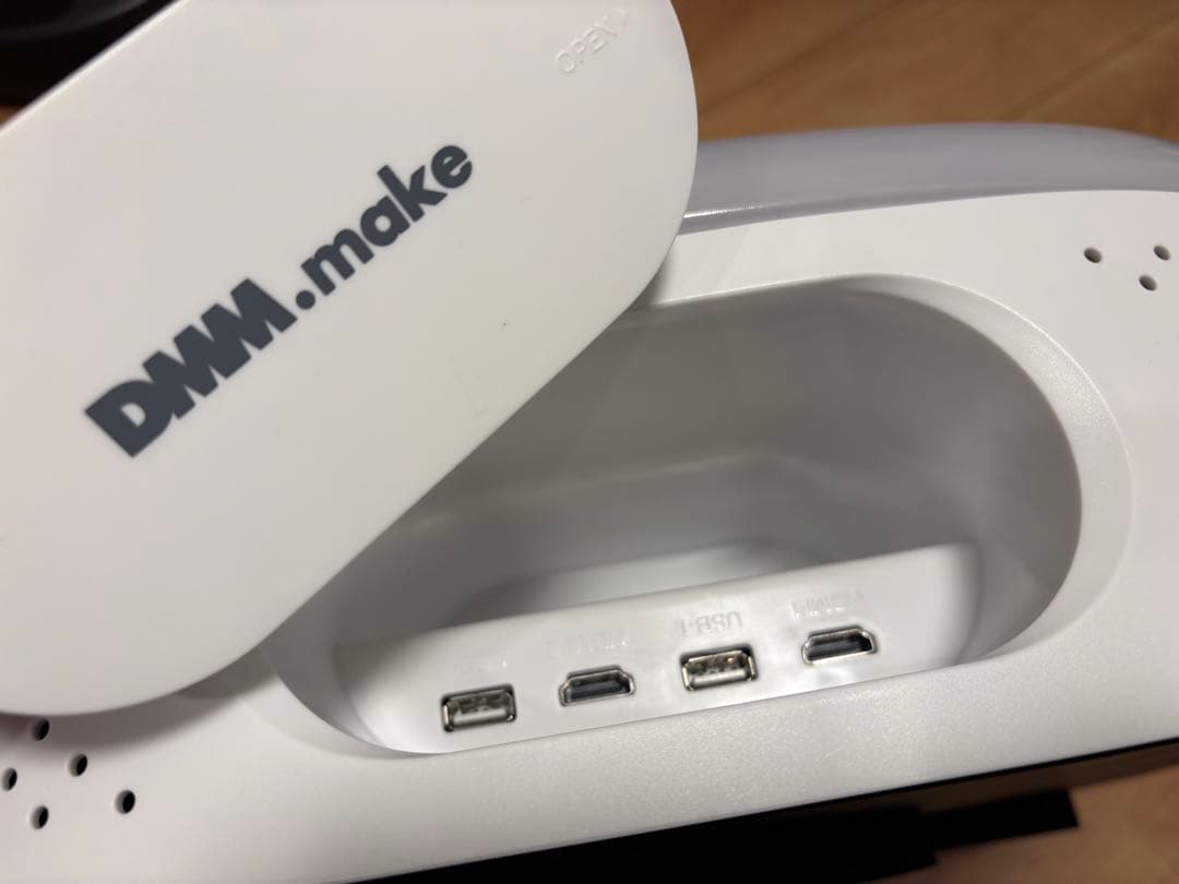 DMM.make CINEMA LIGHT シネマライト/プロジェクター本体