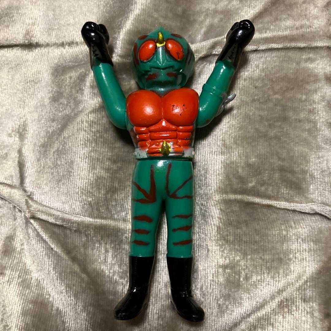 仮面ライダー フィギュア 緑・赤アマゾンライダー