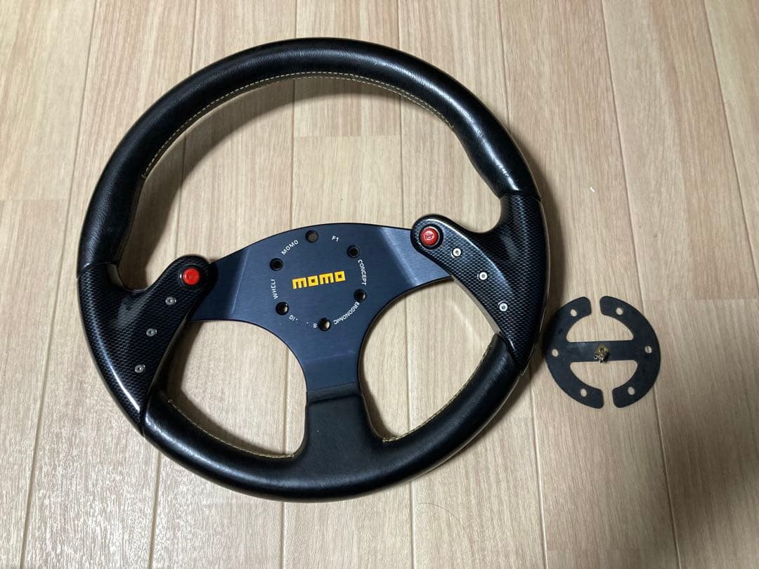 momo ステアリング　スパイダー