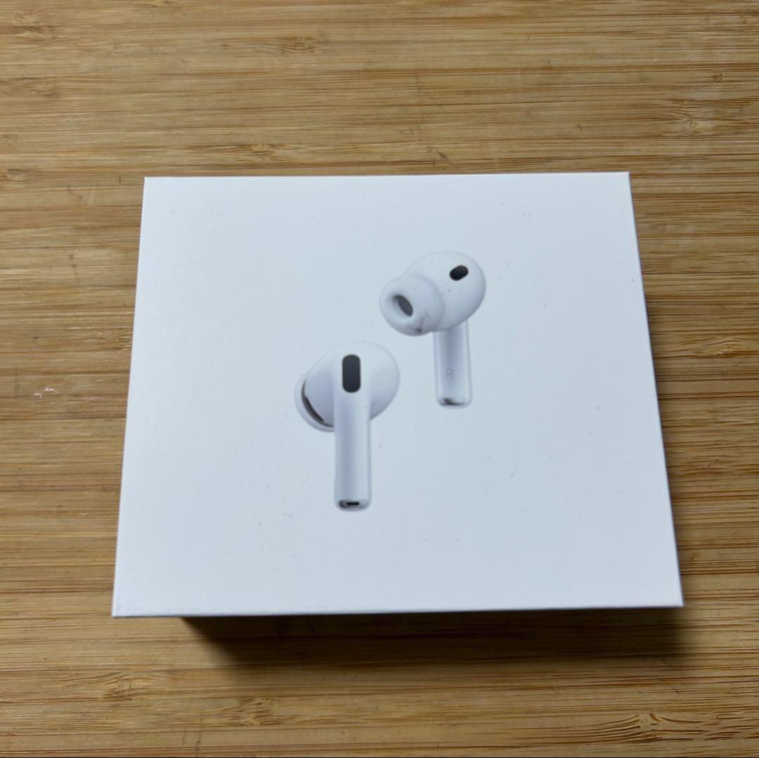 AirPods Pro 3 本体 + TPUクリアケース
