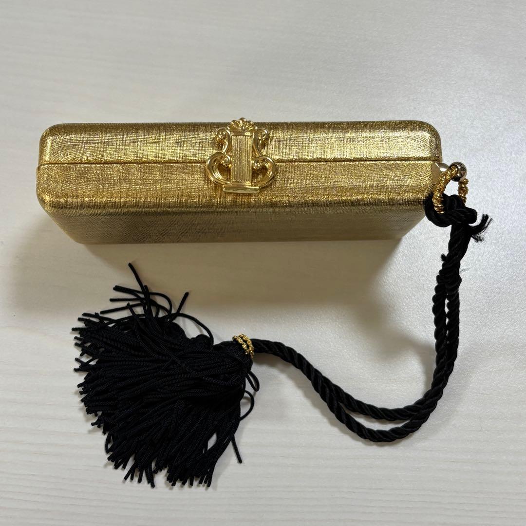 【美品・袋付き】ELIZABETH ARDEN のクラッチバッグ