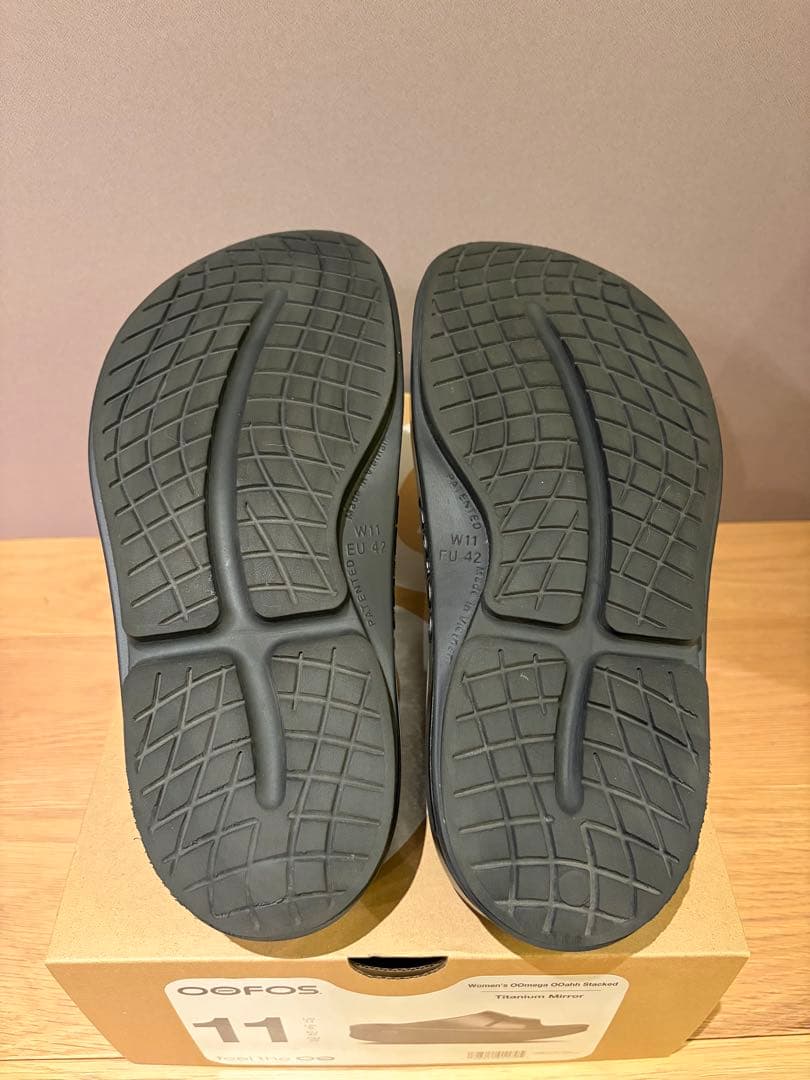 希少28cm美品・厚底リカバリーサンダルOOFOSウーフォスBLACK