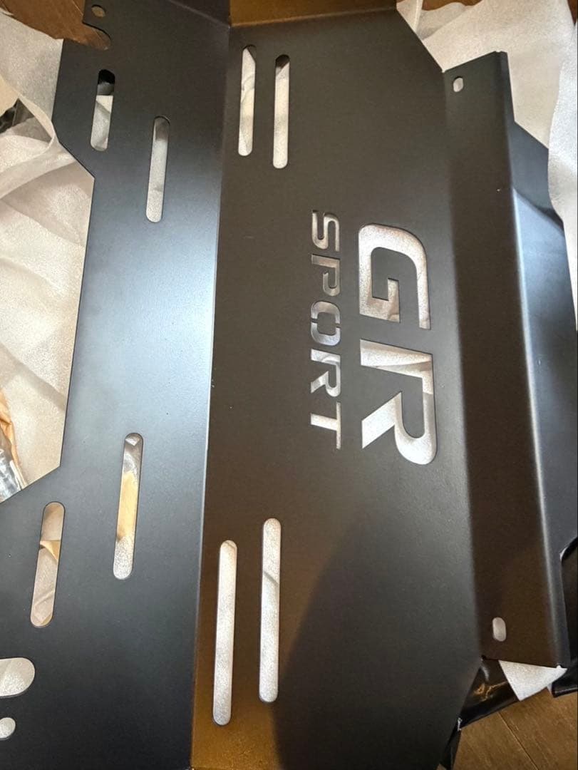 トヨタ ハイラックス GRスポーツ フロントスキッドプレート黒