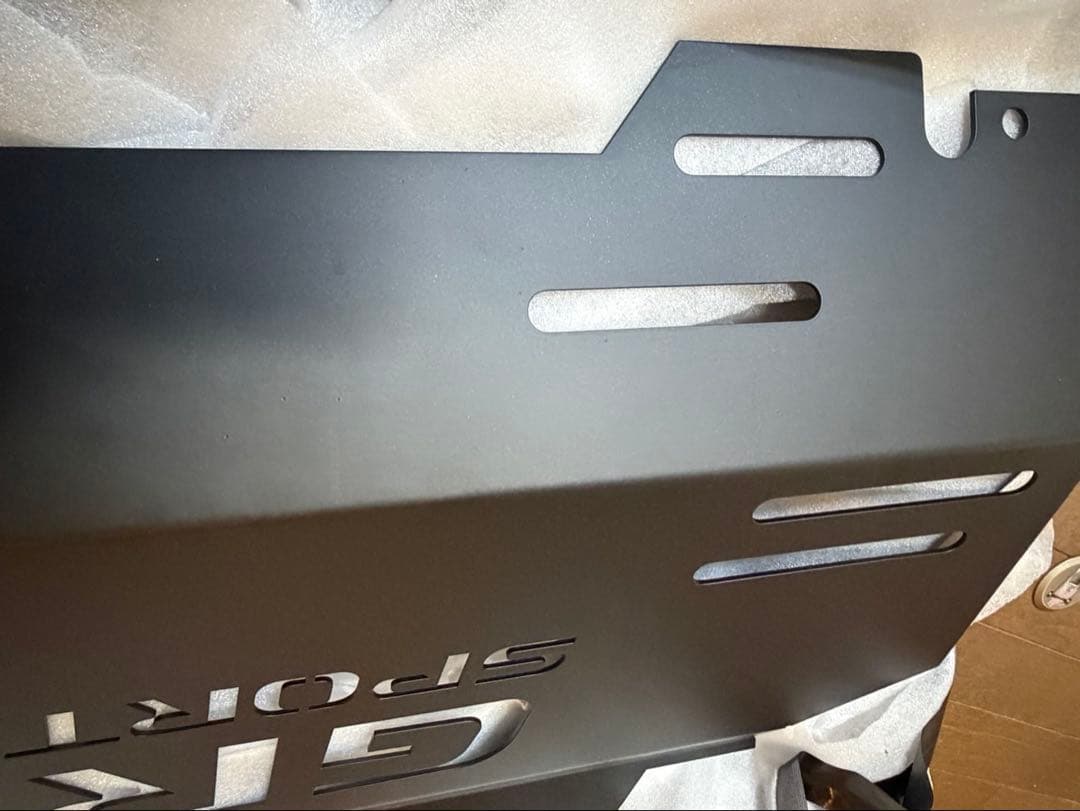 トヨタ ハイラックス GRスポーツ フロントスキッドプレート黒