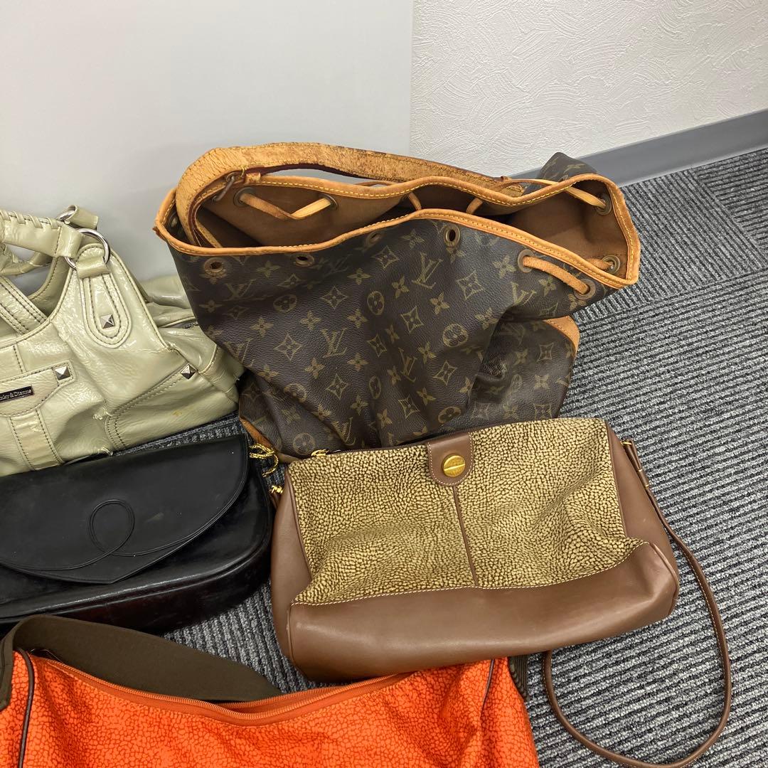 遺品整理　バックまとめ売り！　Y