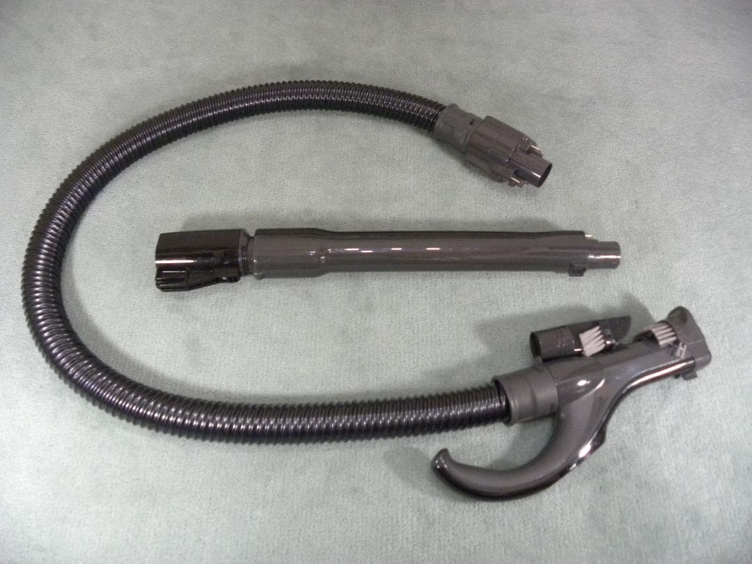 ①Panasonicサイクロン掃除機からまないブラシMC-SR41K