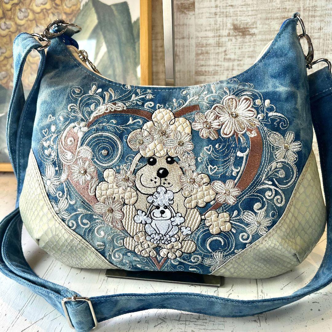 ロラライハリス♡ライトブルーWデニム本革コラボ♡刺繍の三日月ショルダーバッグ♡