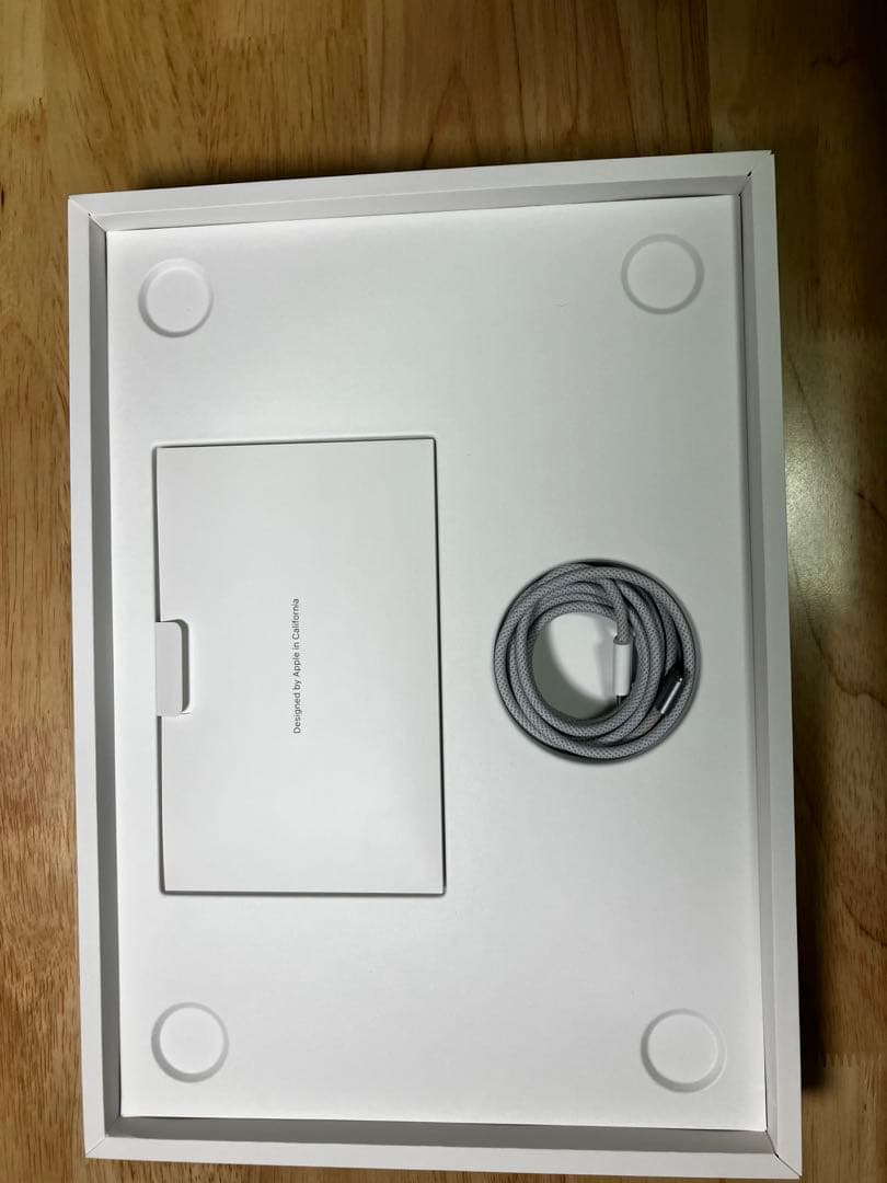 MacBook Air M3 メモリ8GB/SSD256GB 13インチ