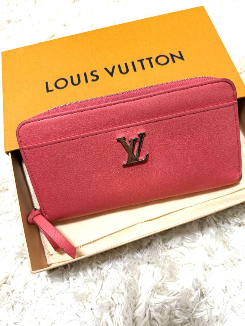 LOUIS VUITTONルイヴィトン　ジッピーロックミーラウンドファスナー