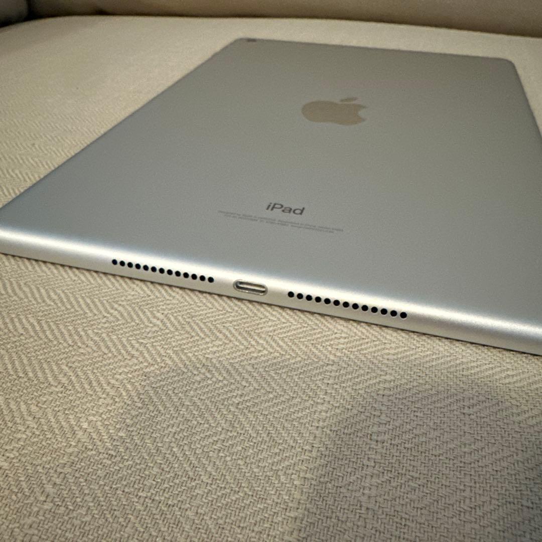 【美品】Apple iPad シルバー　本体　第6世代　32G