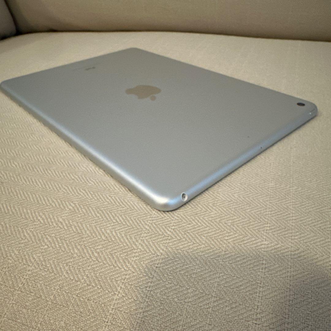 【美品】Apple iPad シルバー　本体　第6世代　32G