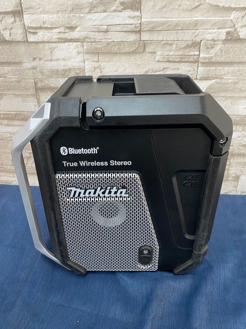 マキタ　現場ラジオ　MR113