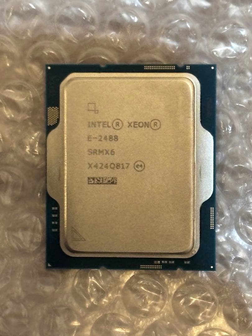 Intel XEON E-2488 SRMX6 CPU 動作確認済み