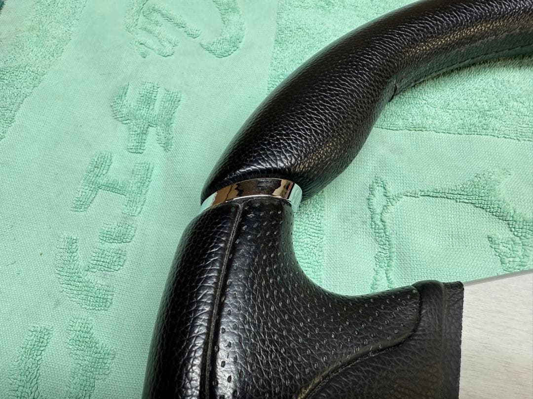 MOMO ミレニアム M-51 ステアリング