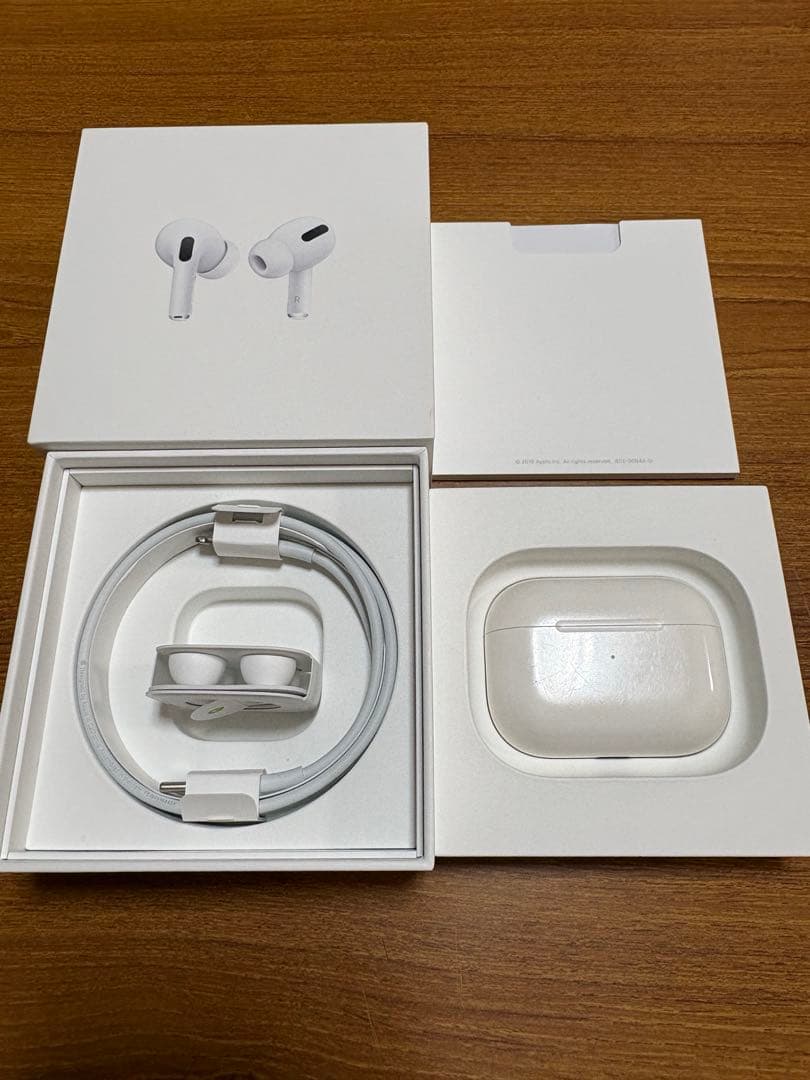 初代　★ AirPods Pro ★ Apple