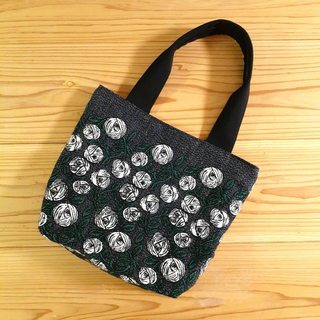 ミナペルホネン　新作rosyネイビーのトートバッグ