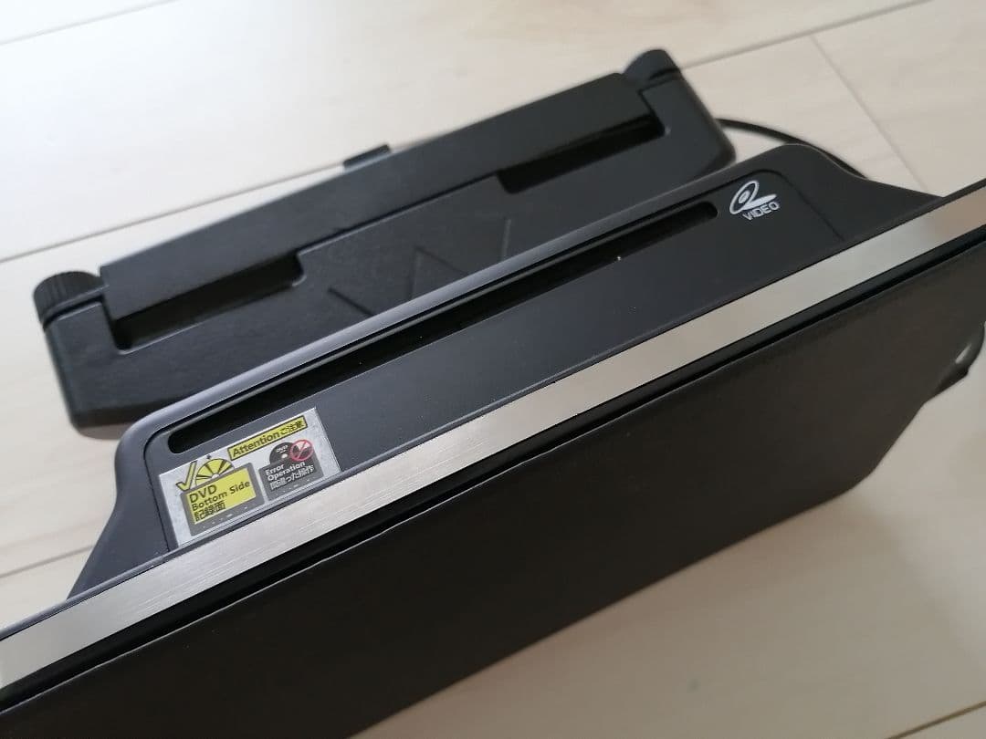 車載用DVDモニター　後部座席用９インチ　フロントスピーカー