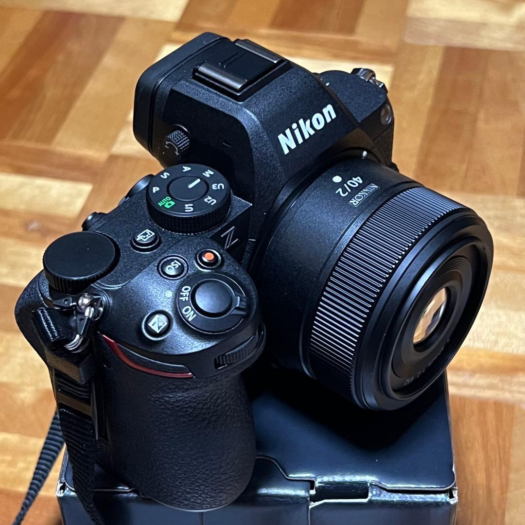 Nikon NIKKOR Z 40mm f/2 メタルフード、MCフィルター付属