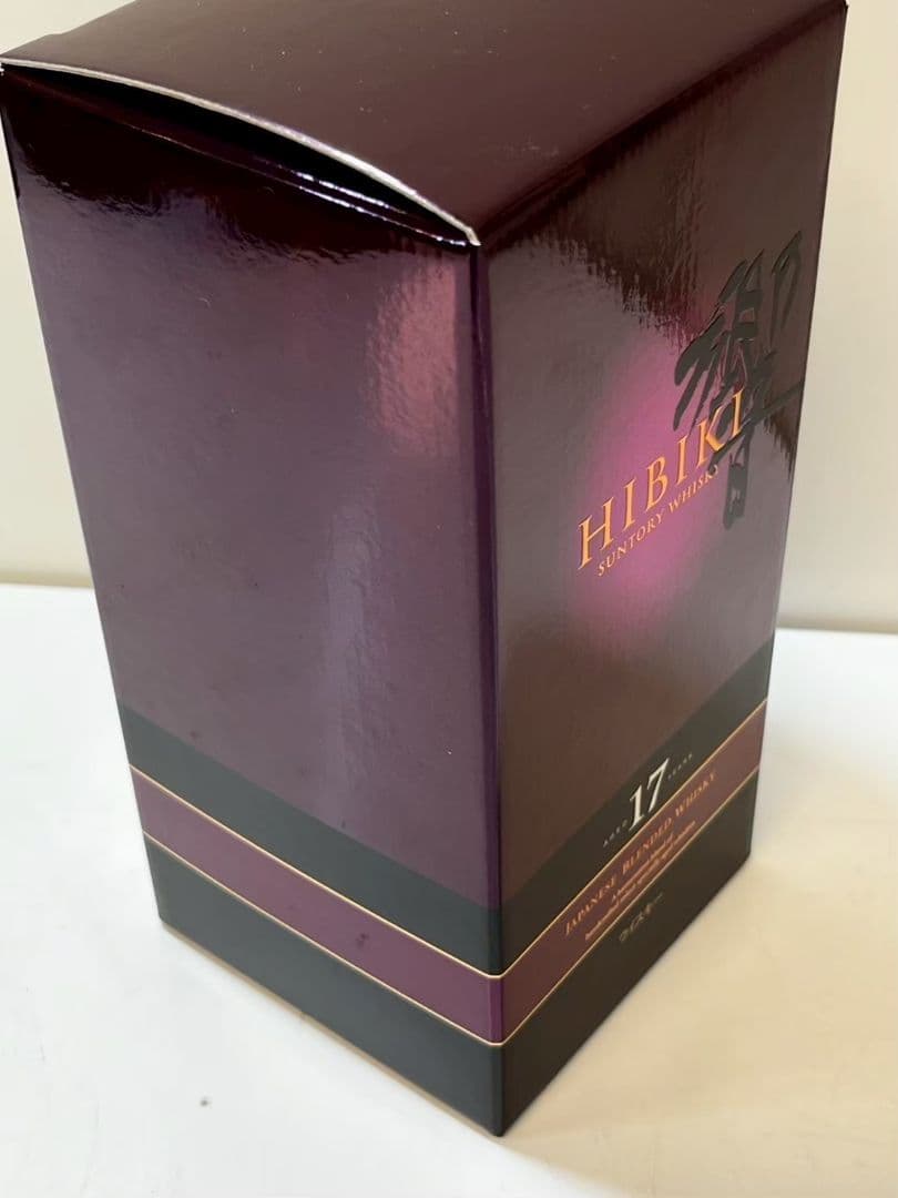 響17年 サントリーウイスキー 箱付き 未開栓 700ml