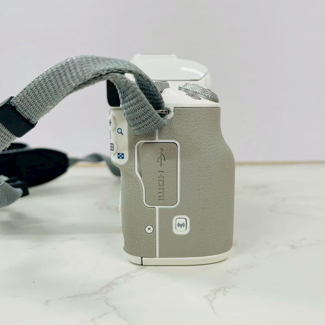 Canon EOS Kiss M EF-M15-45 IS STM レンズキット