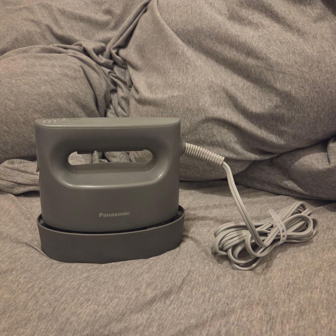 パナソニック スチームアイロン 衣類スチーマー カームグレー 美品
