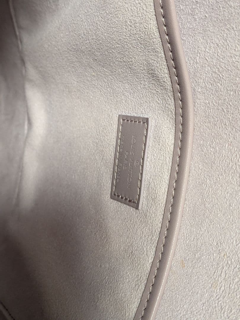 美品 ルイヴィトン エピ ノクタンブル ライラック