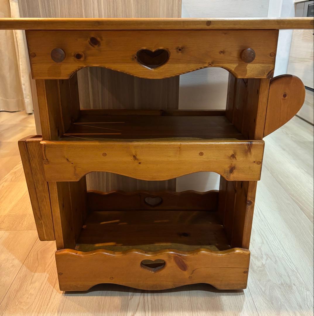 オーダー家具　カントリー家具　ワゴン　キャスター付き　タイル付き　ハート　収納棚