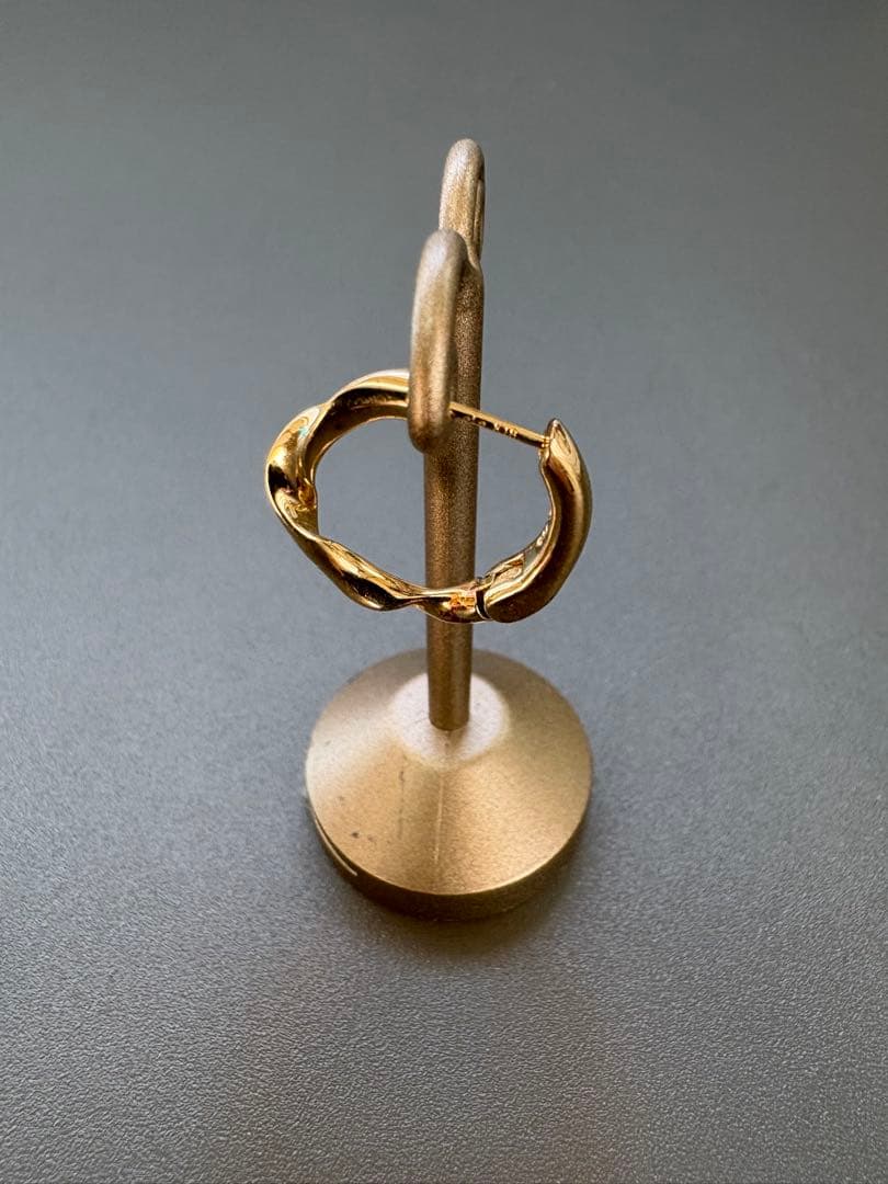 ✨ete✨ハグピアス ツイスト✨K18 925✨片耳✨<No.1531>✨