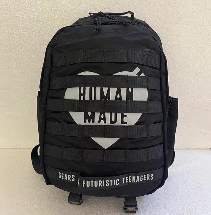 HUMAN MADE ブラック バックパック カラビナ付き