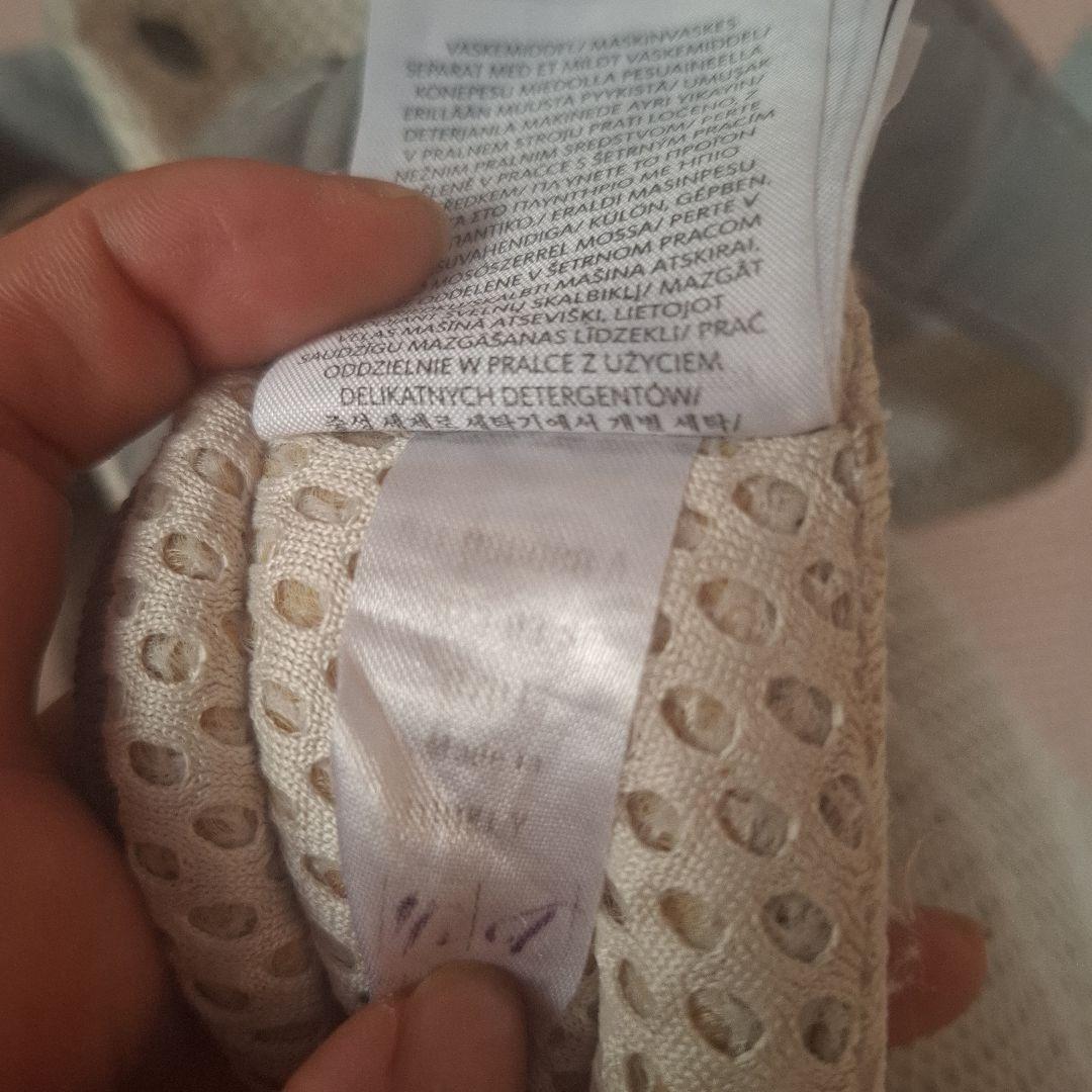 BABYBJÖRN 抱っこ紐 クリーム？　グレー？　ベビーキャリアハーモニー