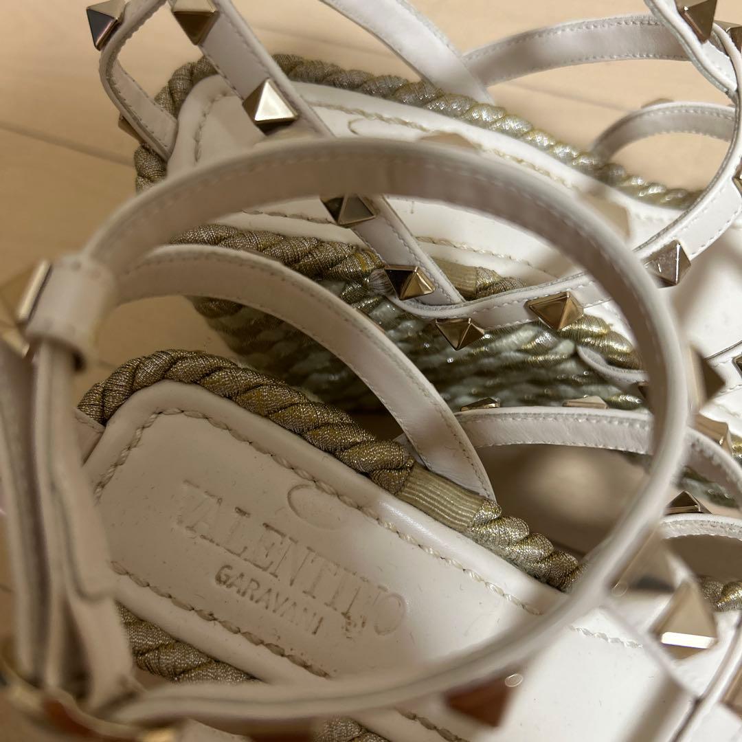 ま*め様 【匿名配送】VALENTINO スタッズ　ウェッジソールサンダル　34