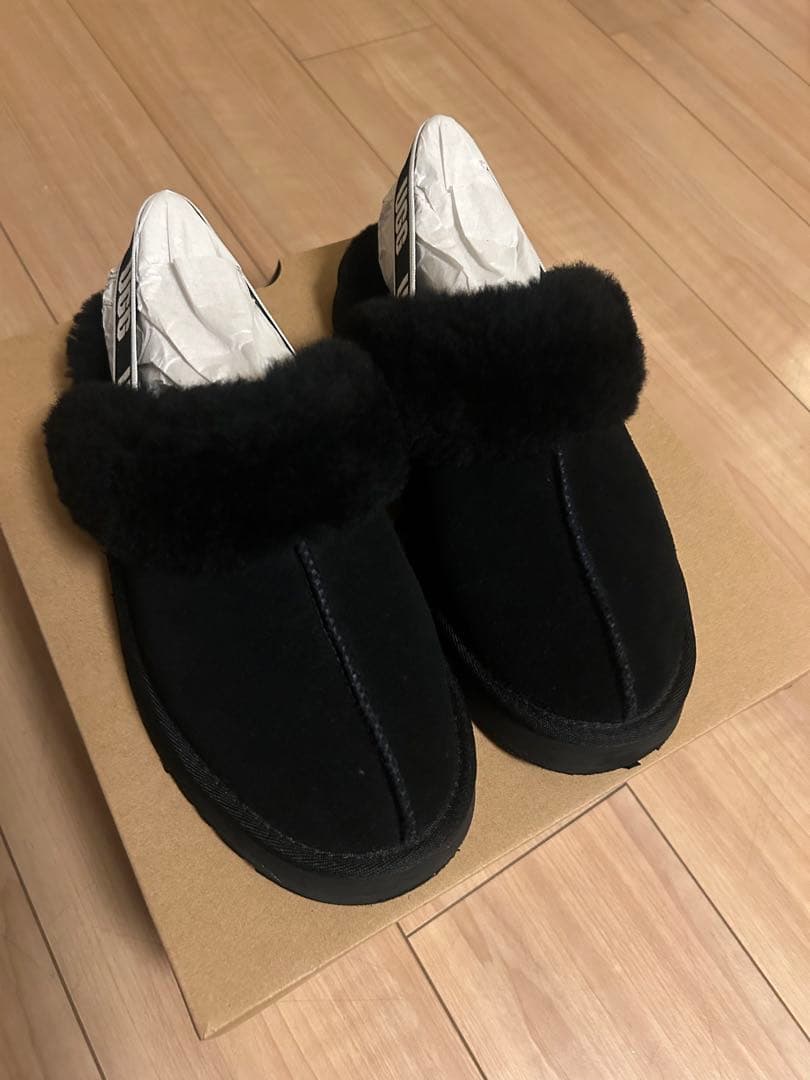 UGG ファーサンダル　ファンケット　レディース　23.5 黒　キッズサイズ