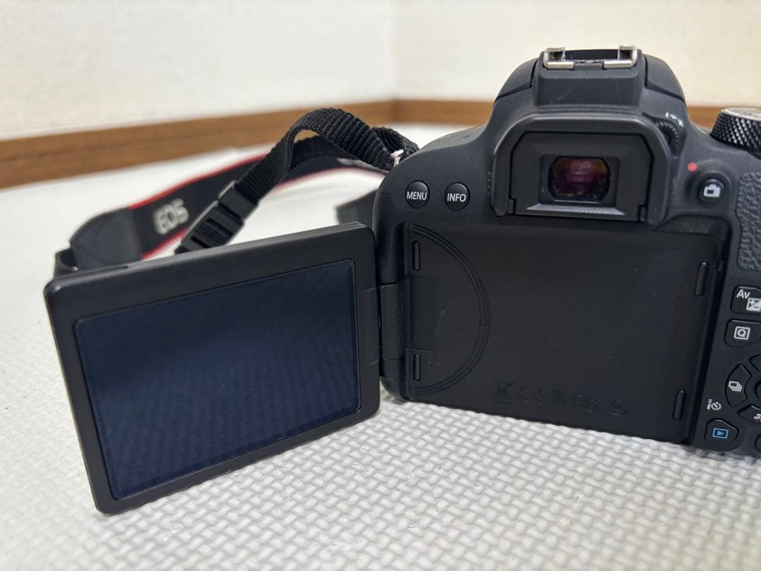 【のんのん様】Canon デジタル一眼レフ　EOS Kiss X9i