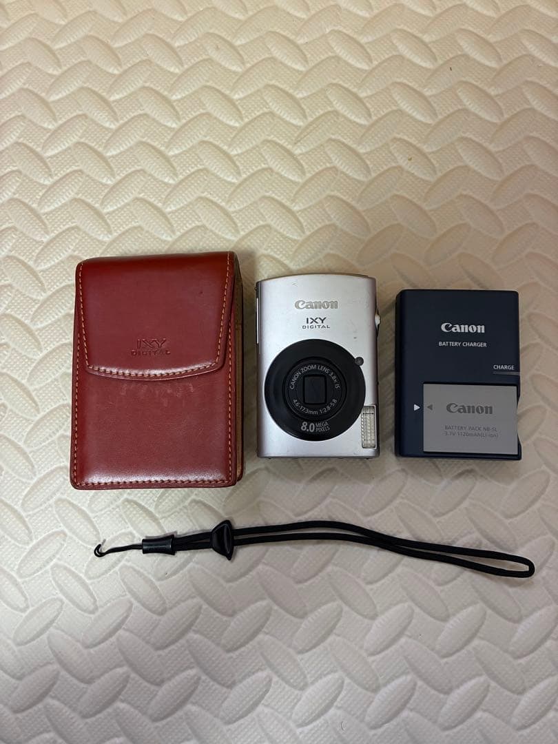美品純正ケース付き　canon&キャノン　ixy910is デジタルカメラ