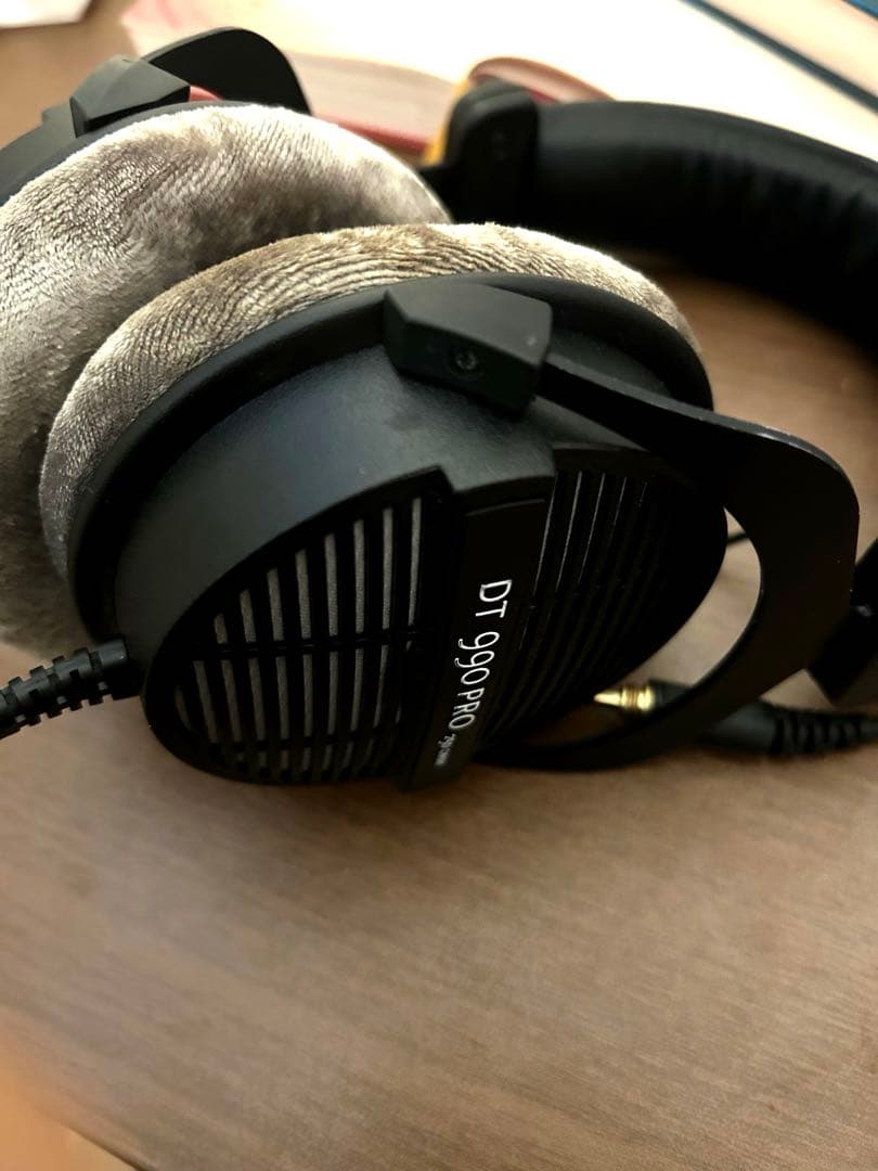 ヘッドホン Beyerdynamic DT 990 PRO
