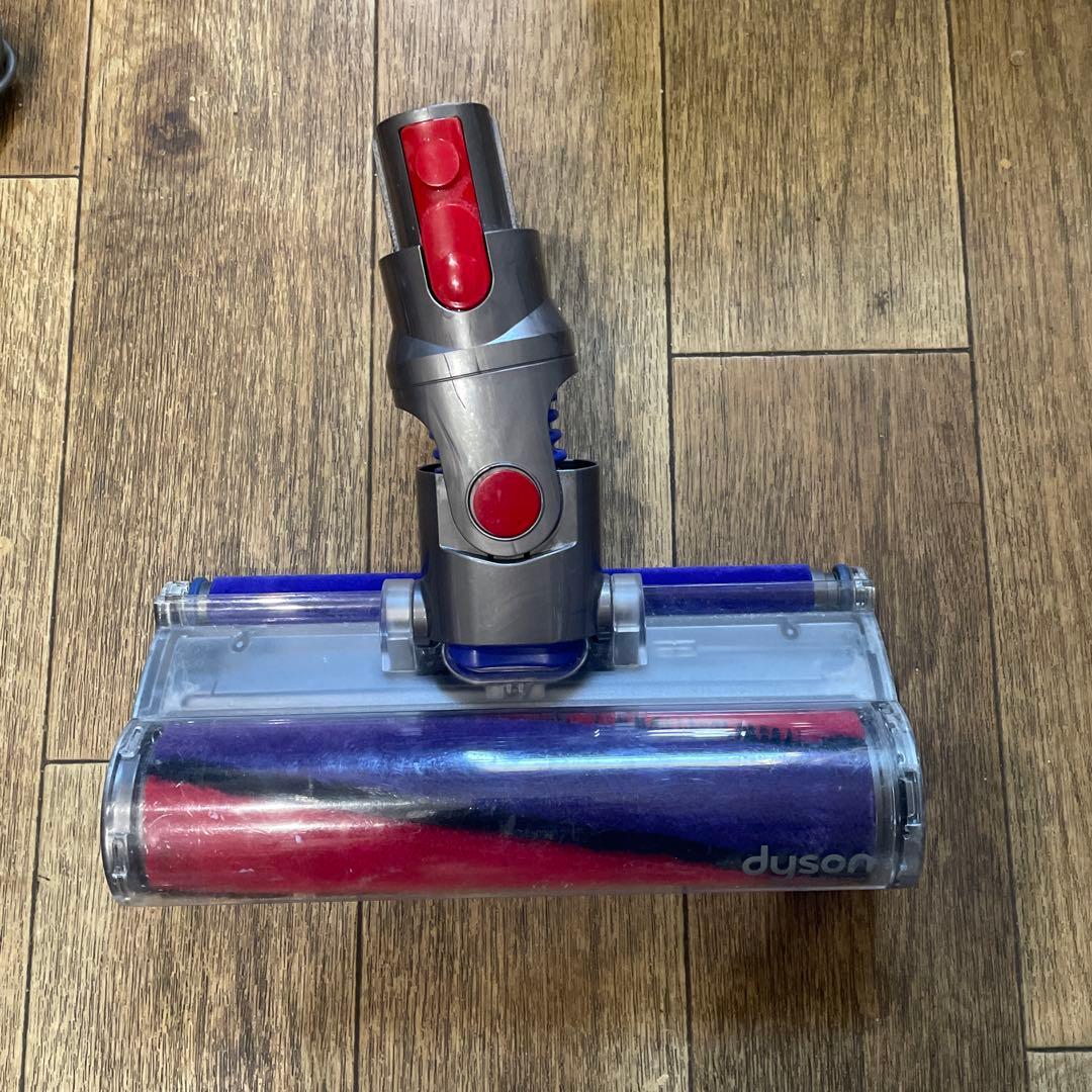 Dyson V8スティッククリーナー 本体とノズルパーツ各種
