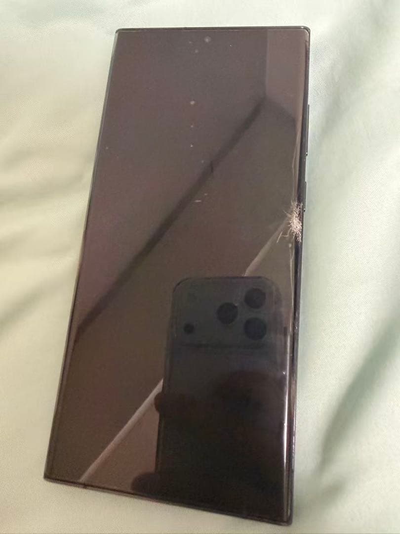 Samsung Galaxy S23 Ultra 本体 画面ひびあり