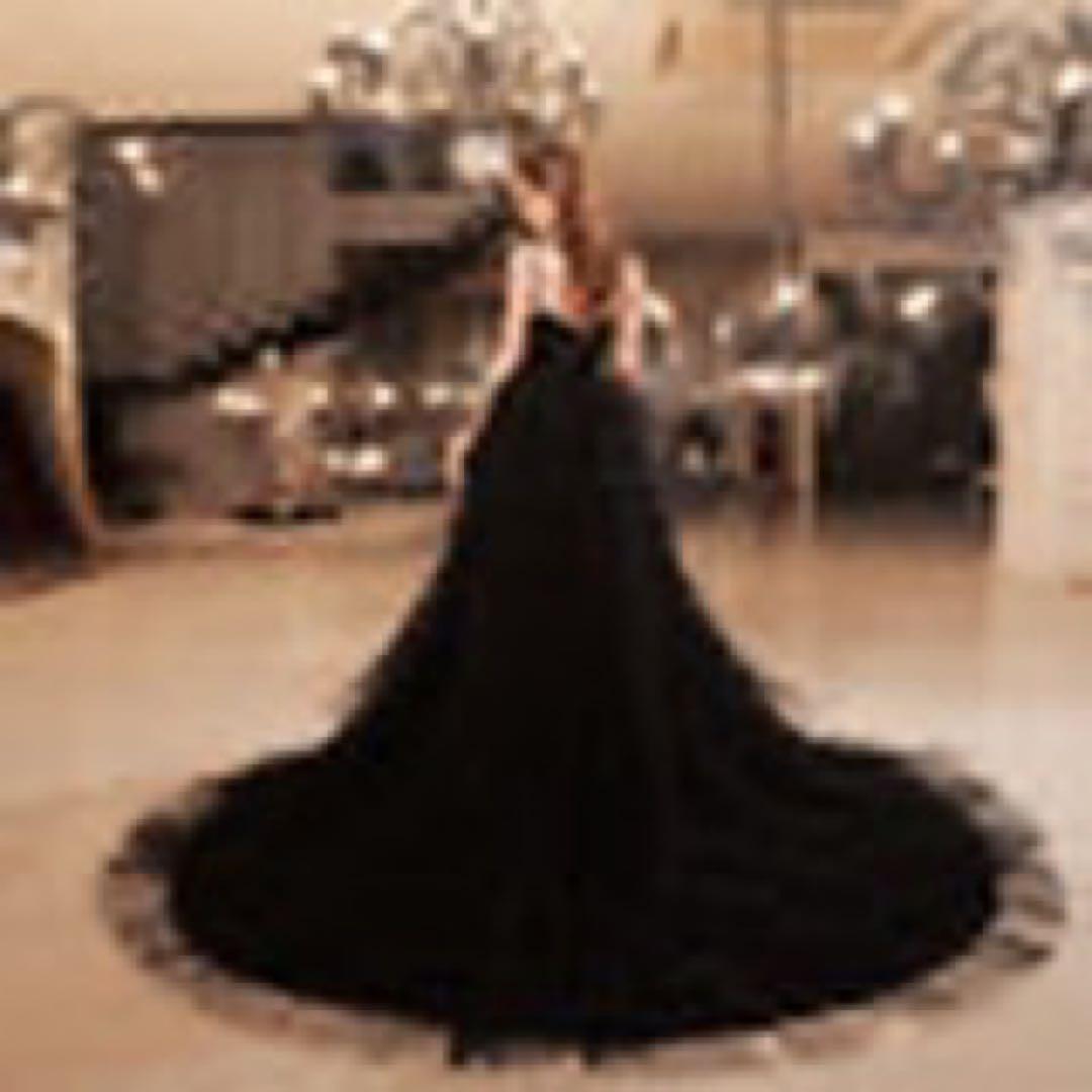 ディープV ブラックウエディングドレス（ブラックドレス）