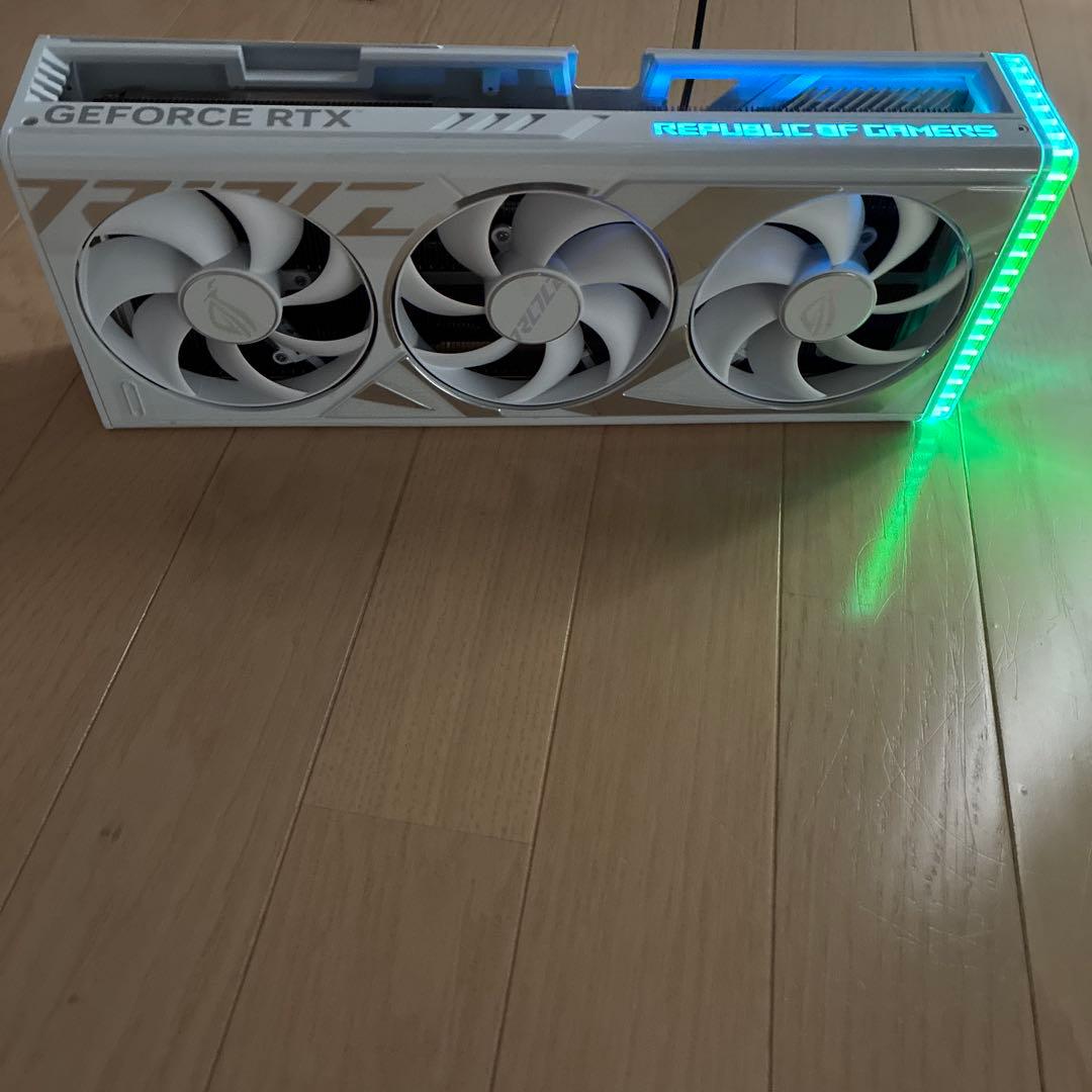ASUS ROG RTX 4090 ヒートシンク　ファン　バックプレート　LED