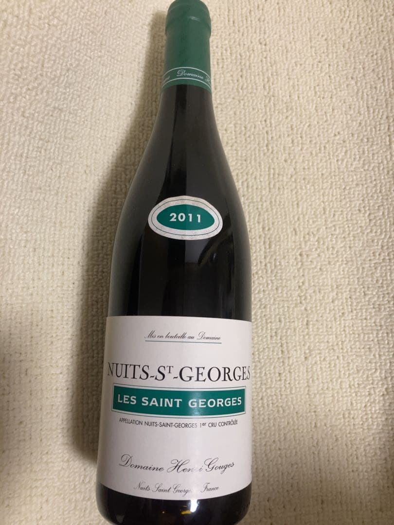 ワイン Nuits-St-es Les Saint es 2011