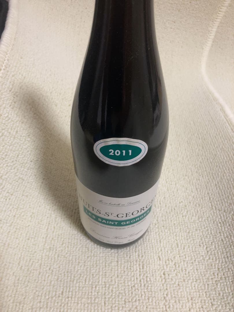 ワイン Nuits-St-es Les Saint es 2011