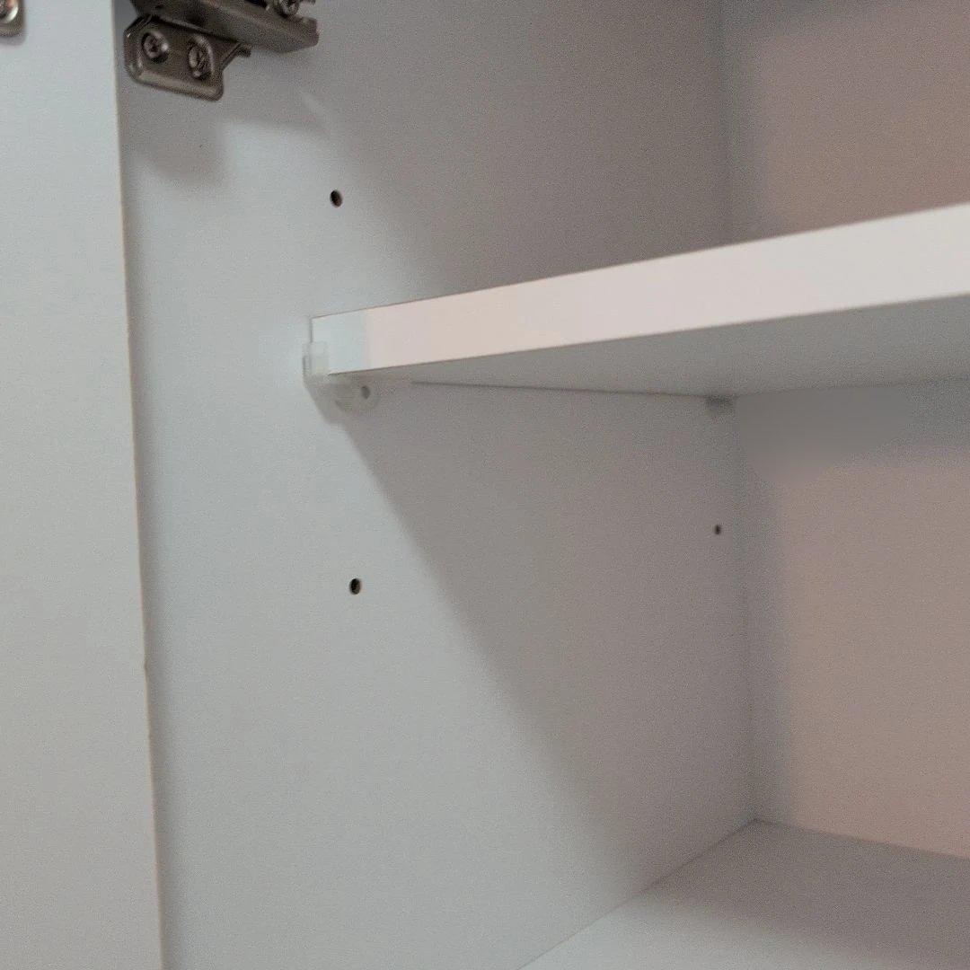 鏡面扉チェスト　オフホワイト 大容量収納棚 　リビング　キッチン　洗面所に！美品