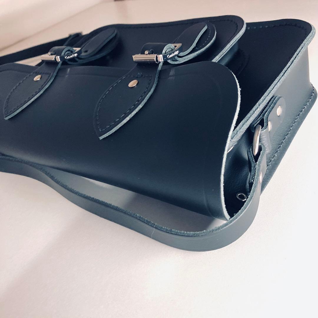 サッチェルバッグ　レディース メンズ　ショルダーバッグ　　ミニマル　コンパクト