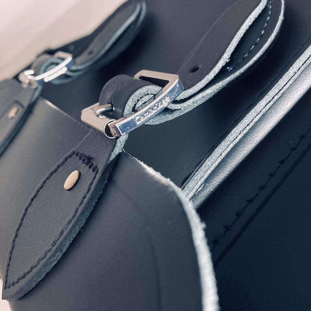 サッチェルバッグ　レディース メンズ　ショルダーバッグ　　ミニマル　コンパクト