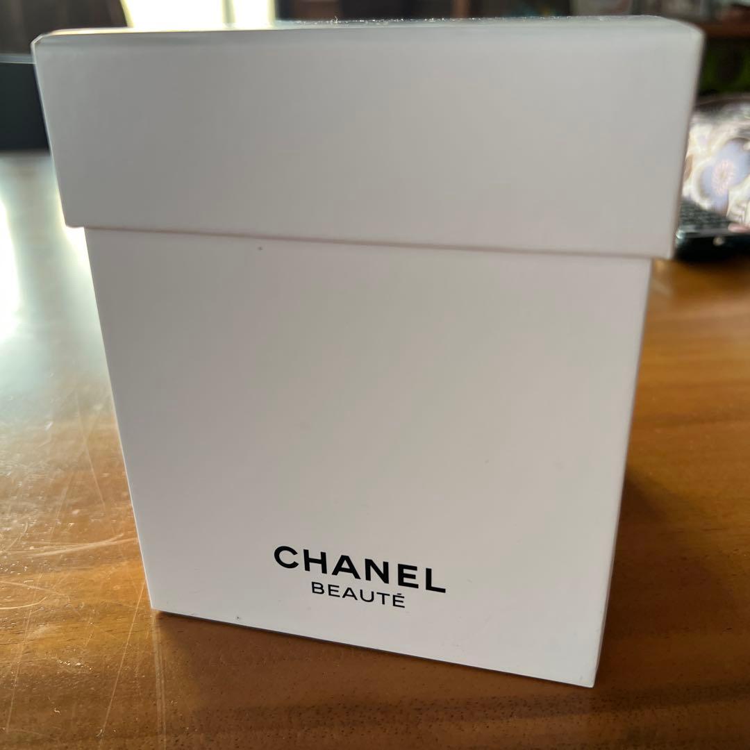 CHANEL 100周年　スノードーム